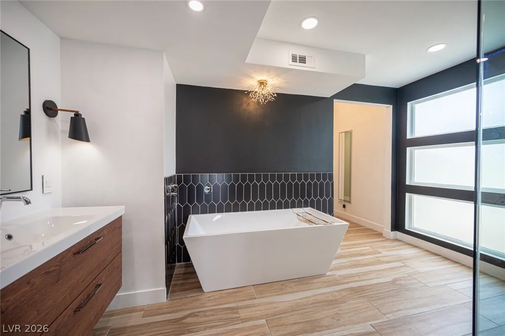 330 Country Club, Henderson, NV 89015