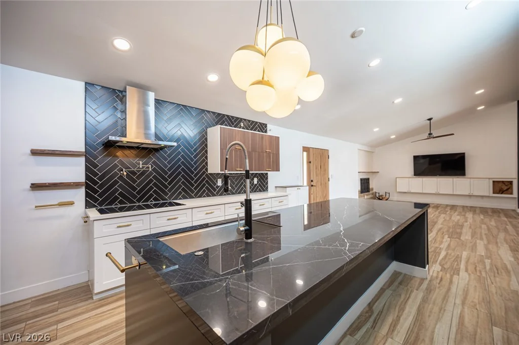 330 Country Club, Henderson, NV 89015