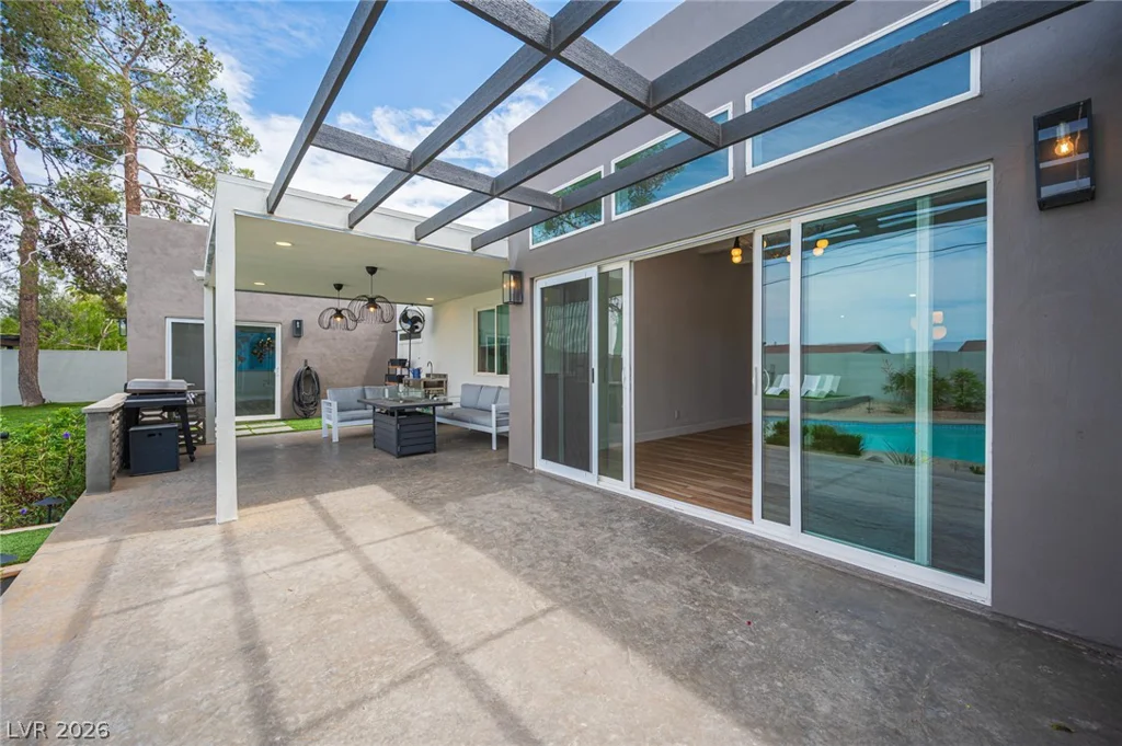 330 Country Club, Henderson, NV 89015