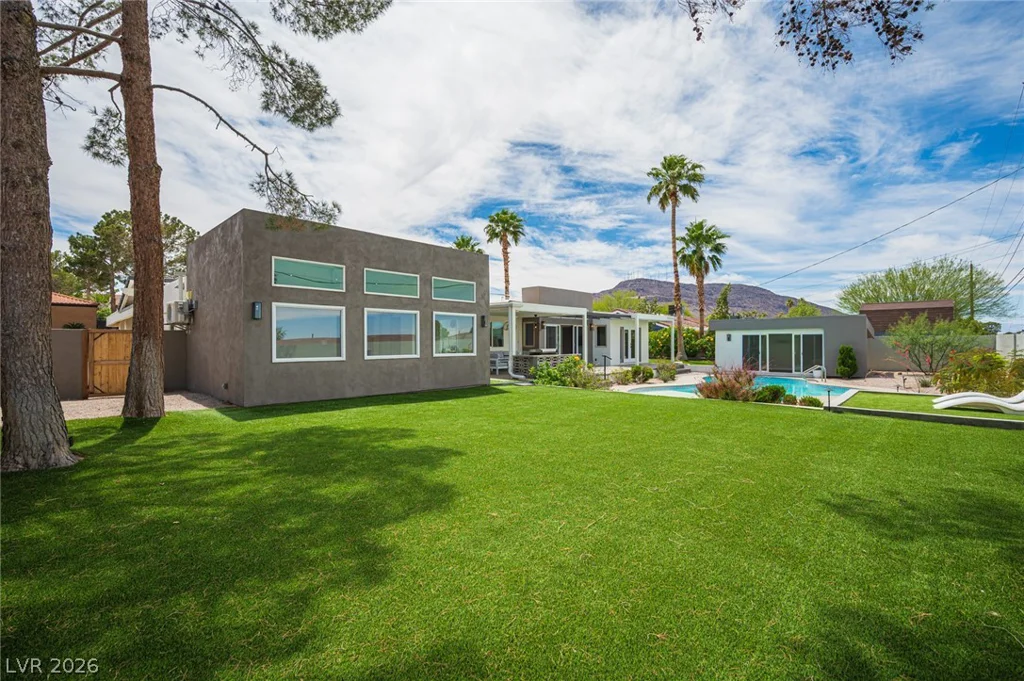 330 Country Club, Henderson, NV 89015