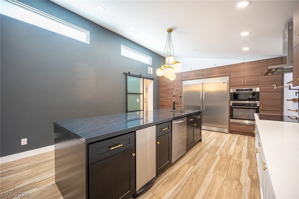 330 Country Club, Henderson, NV 89015