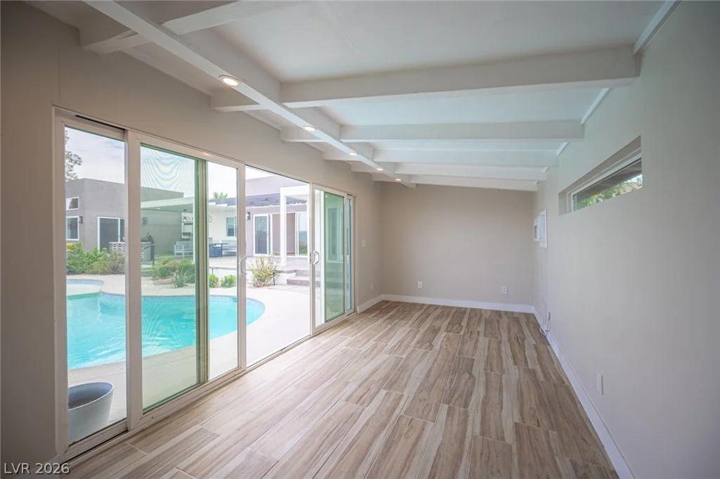 330 Country Club, Henderson, NV 89015