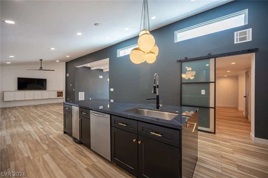 330 Country Club, Henderson, NV 89015
