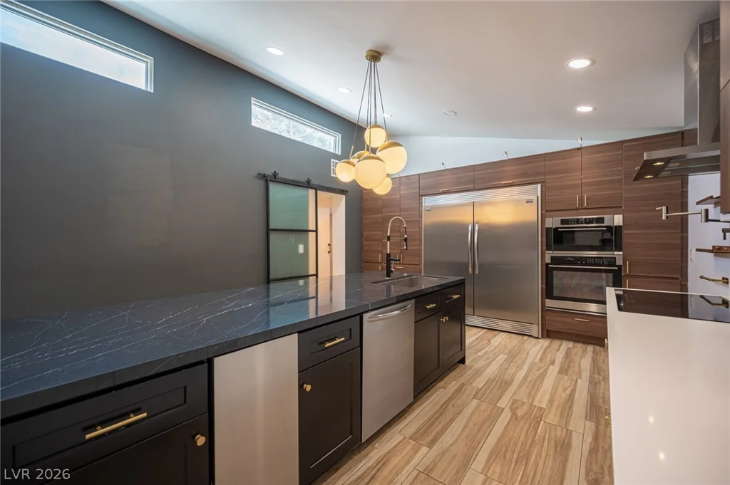 330 Country Club, Henderson, NV 89015