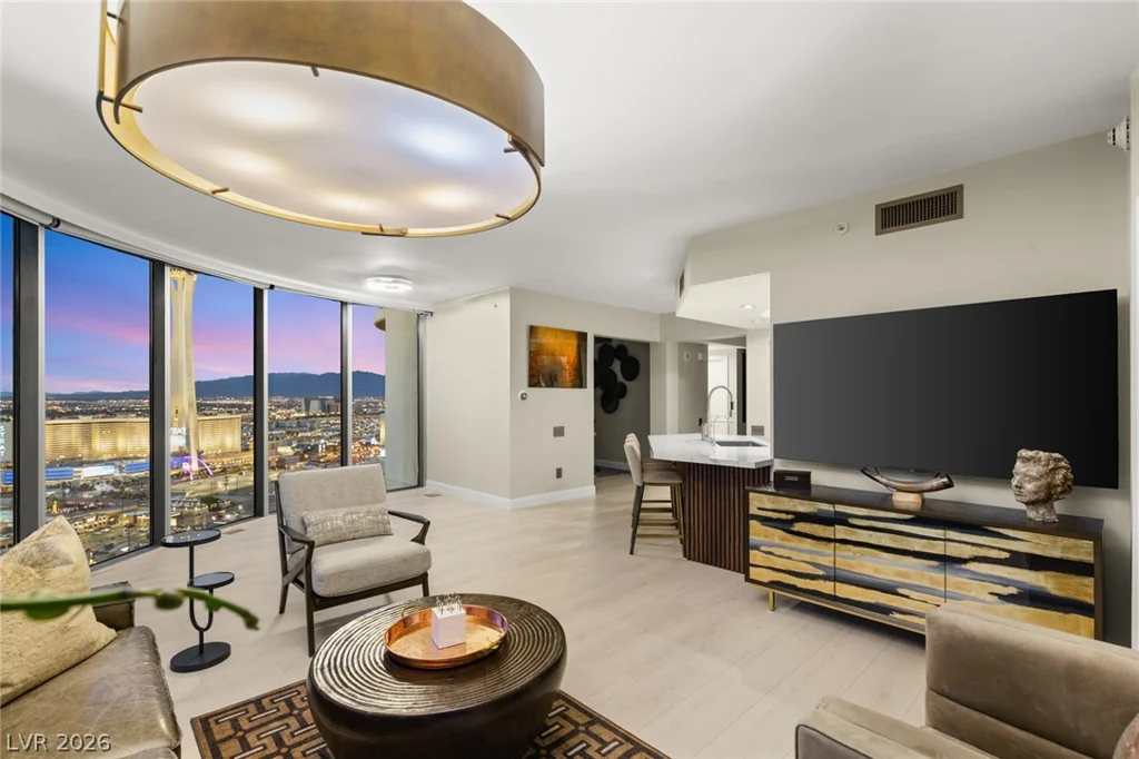 322 Karen, Las Vegas, NV 89109
