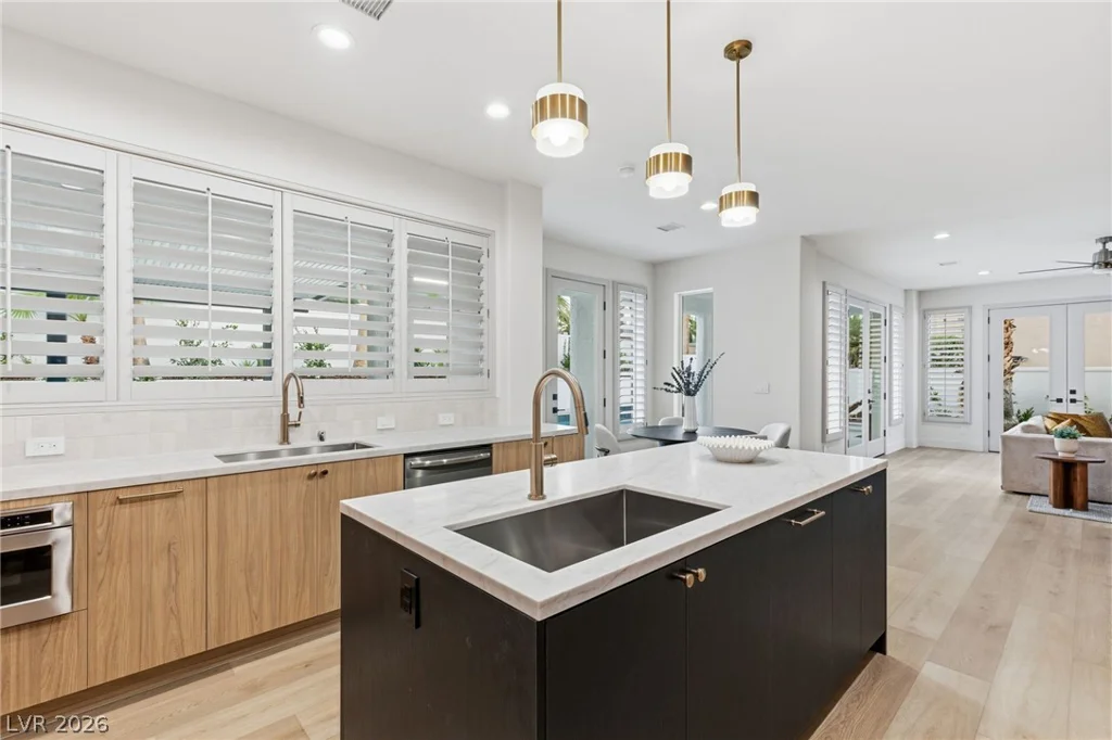 1905 Iron Ridge, Las Vegas, NV 89117