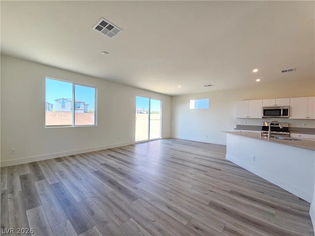 2467 Tom Collins, Las Vegas, NV 89121