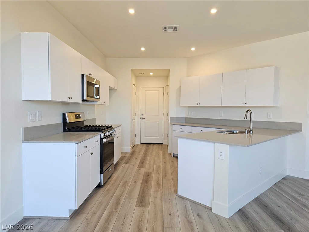 2467 Tom Collins, Las Vegas, NV 89121
