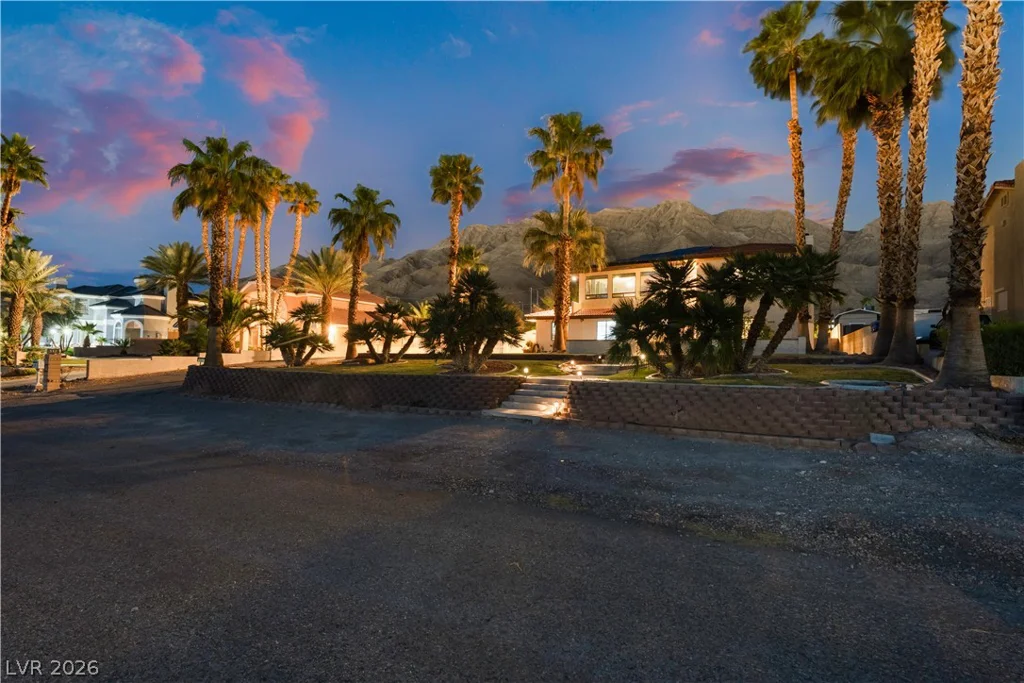 542 Radwick, Las Vegas, NV 89110