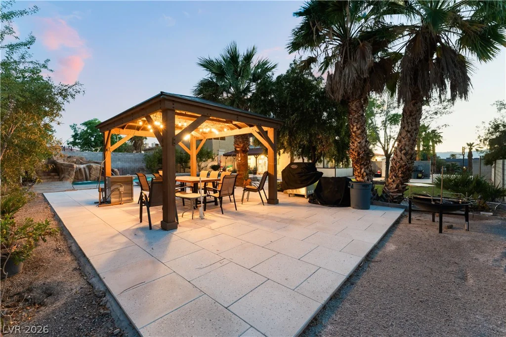 542 Radwick, Las Vegas, NV 89110