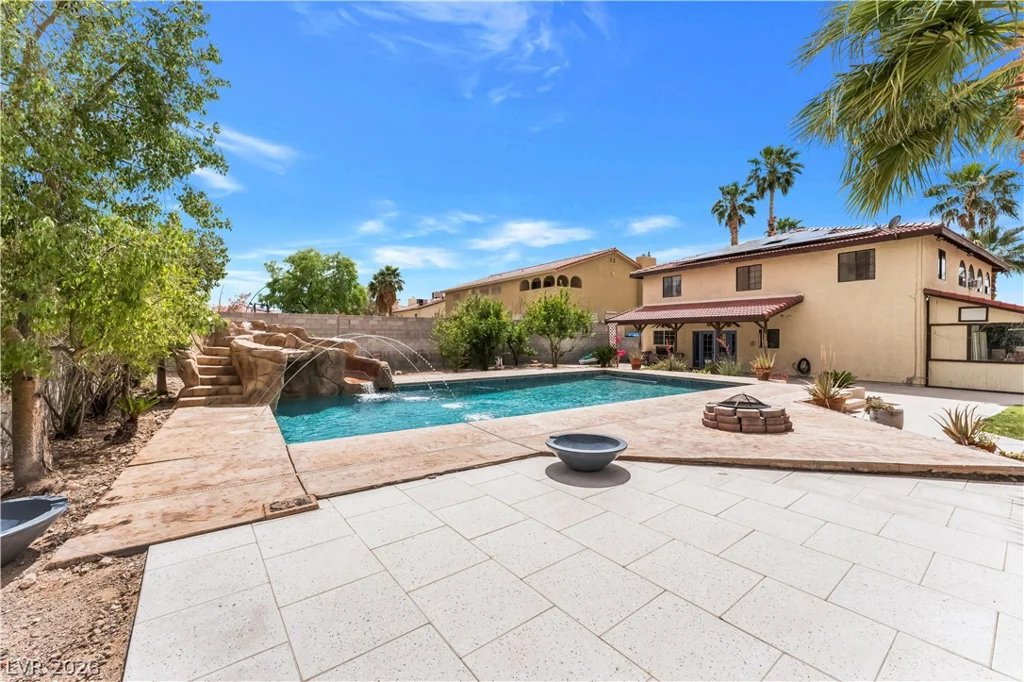 542 Radwick, Las Vegas, NV 89110