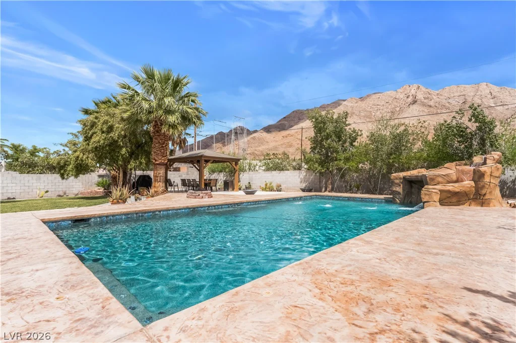 542 Radwick, Las Vegas, NV 89110