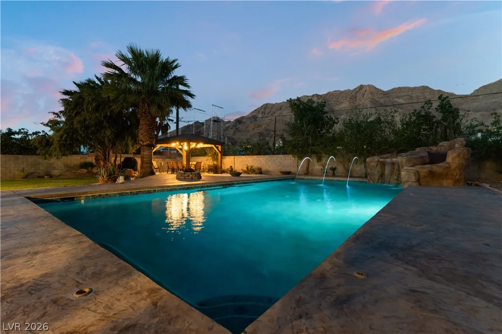 542 Radwick, Las Vegas, NV 89110