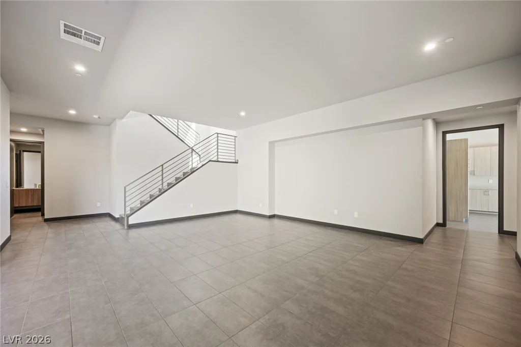 7389 Olive Creek, Las Vegas, NV 89117