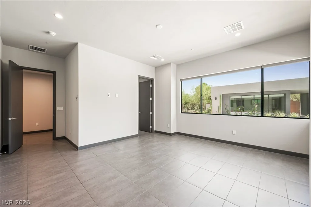 7389 Olive Creek, Las Vegas, NV 89117