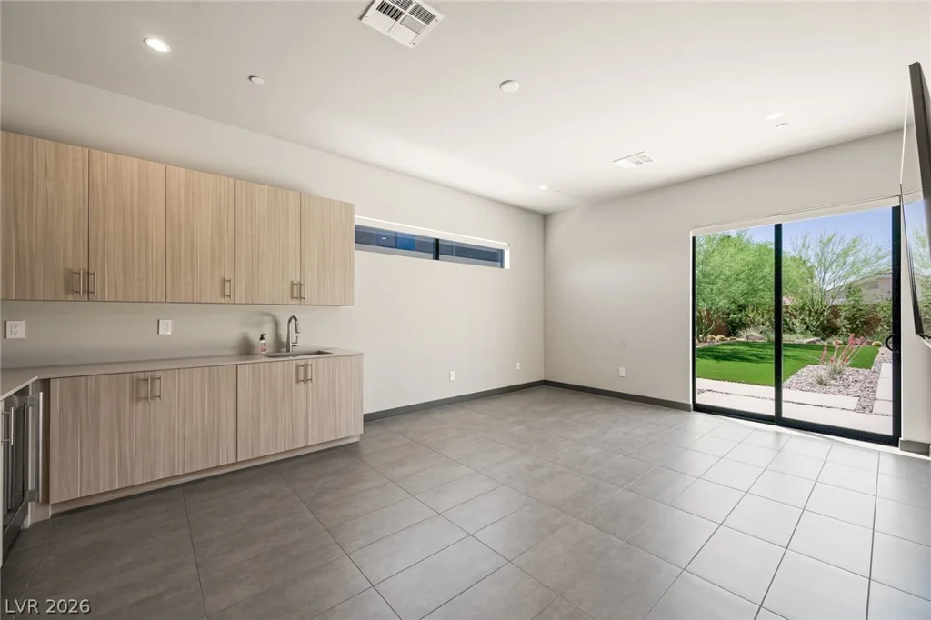 7389 Olive Creek, Las Vegas, NV 89117