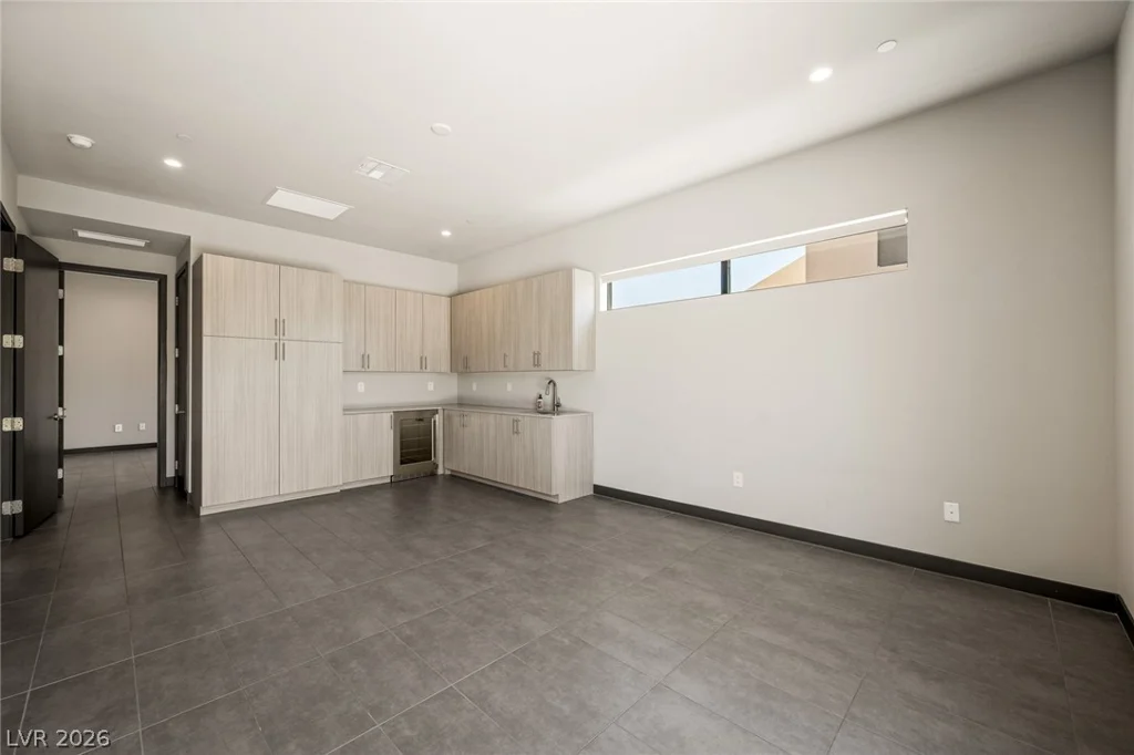 7389 Olive Creek, Las Vegas, NV 89117