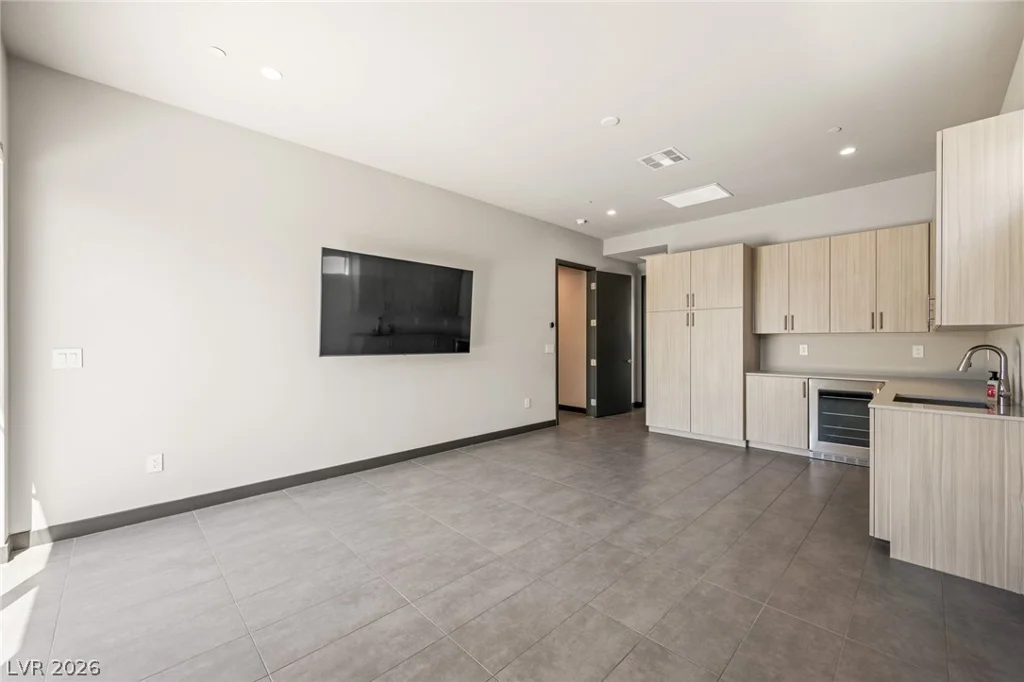 7389 Olive Creek, Las Vegas, NV 89117