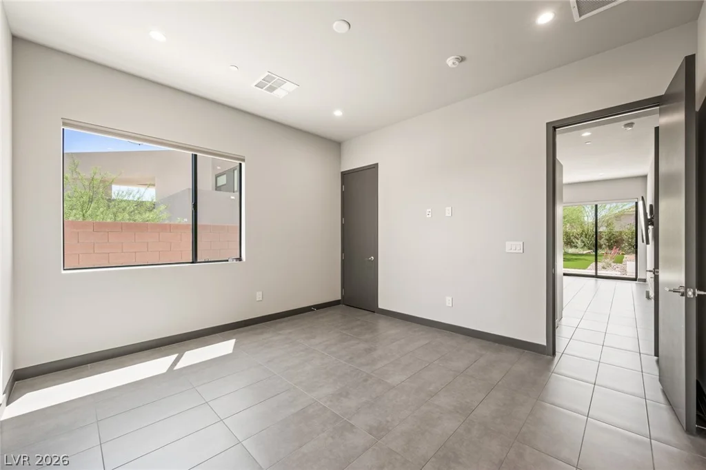 7389 Olive Creek, Las Vegas, NV 89117