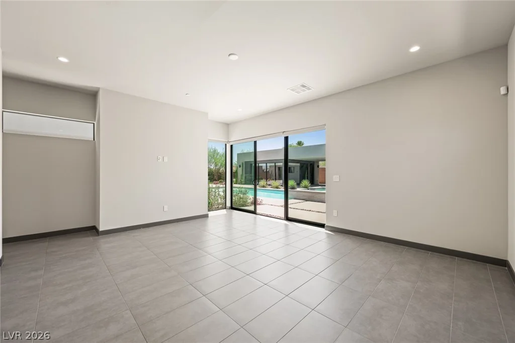 7389 Olive Creek, Las Vegas, NV 89117