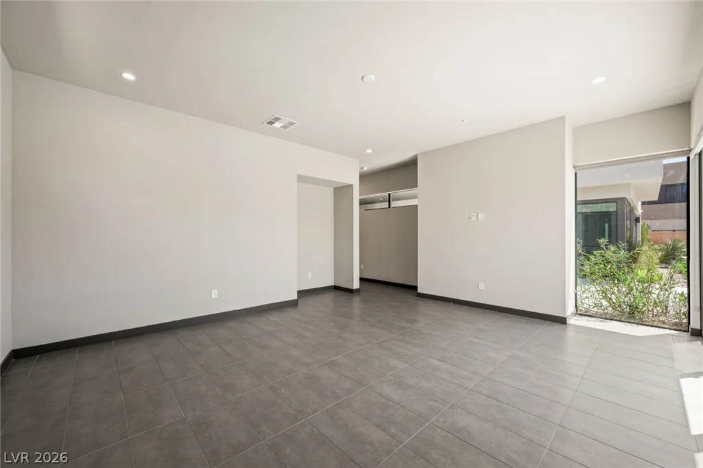 7389 Olive Creek, Las Vegas, NV 89117