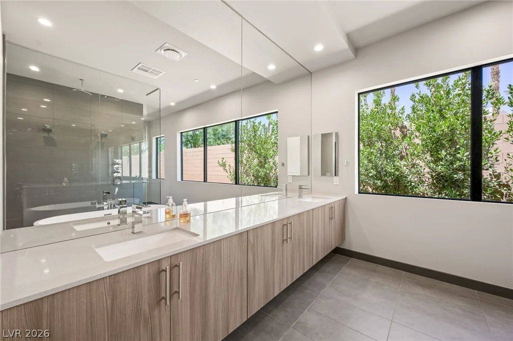 7389 Olive Creek, Las Vegas, NV 89117