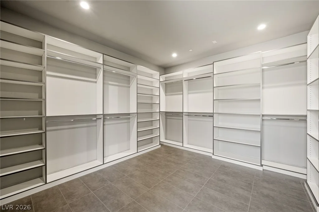 7389 Olive Creek, Las Vegas, NV 89117