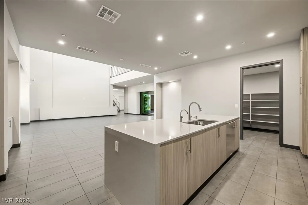 7389 Olive Creek, Las Vegas, NV 89117