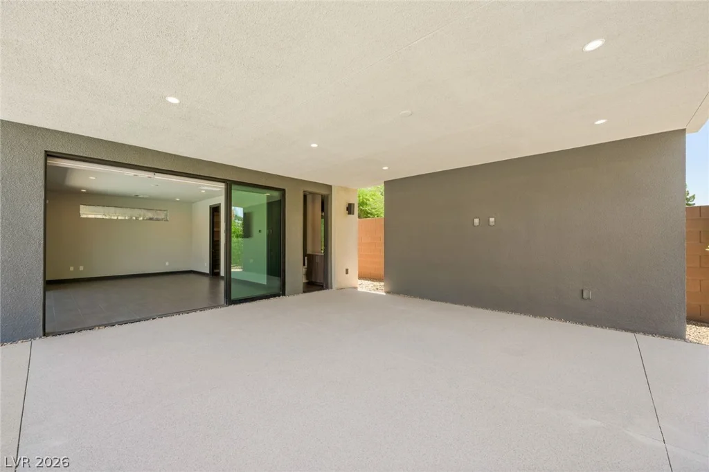 7389 Olive Creek, Las Vegas, NV 89117