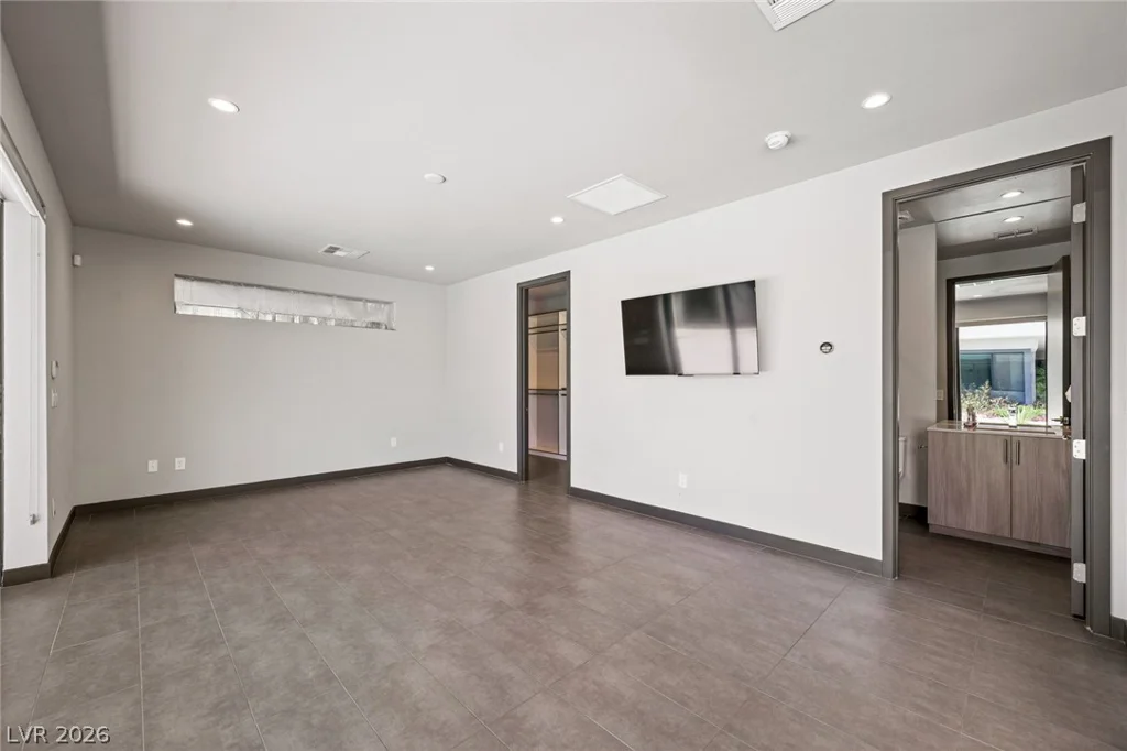 7389 Olive Creek, Las Vegas, NV 89117