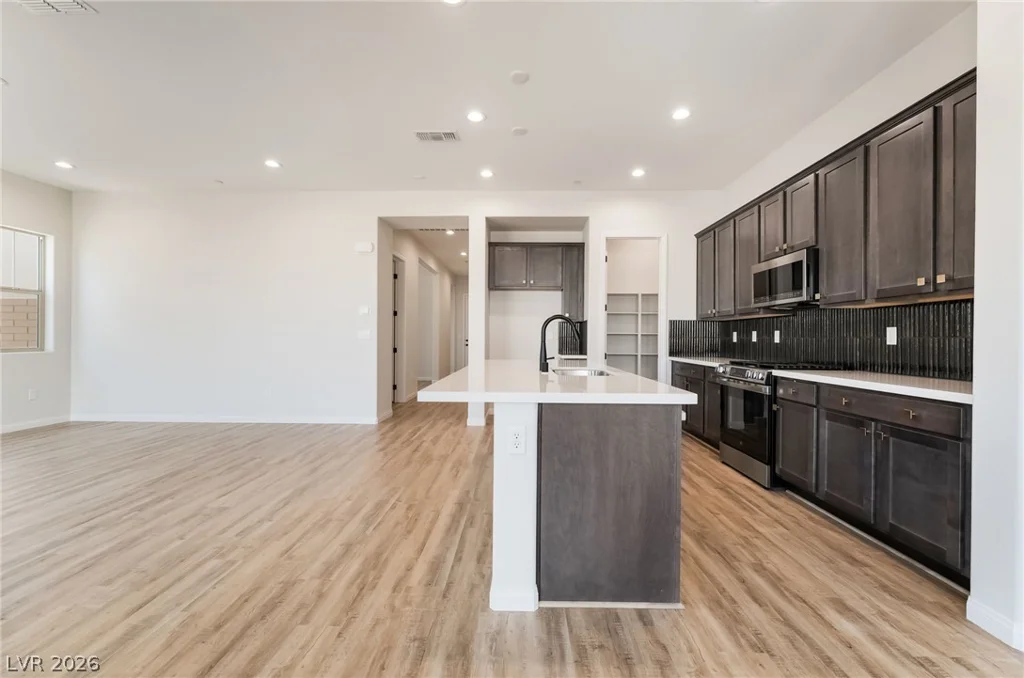 658 Ambridge, Henderson, NV 89011