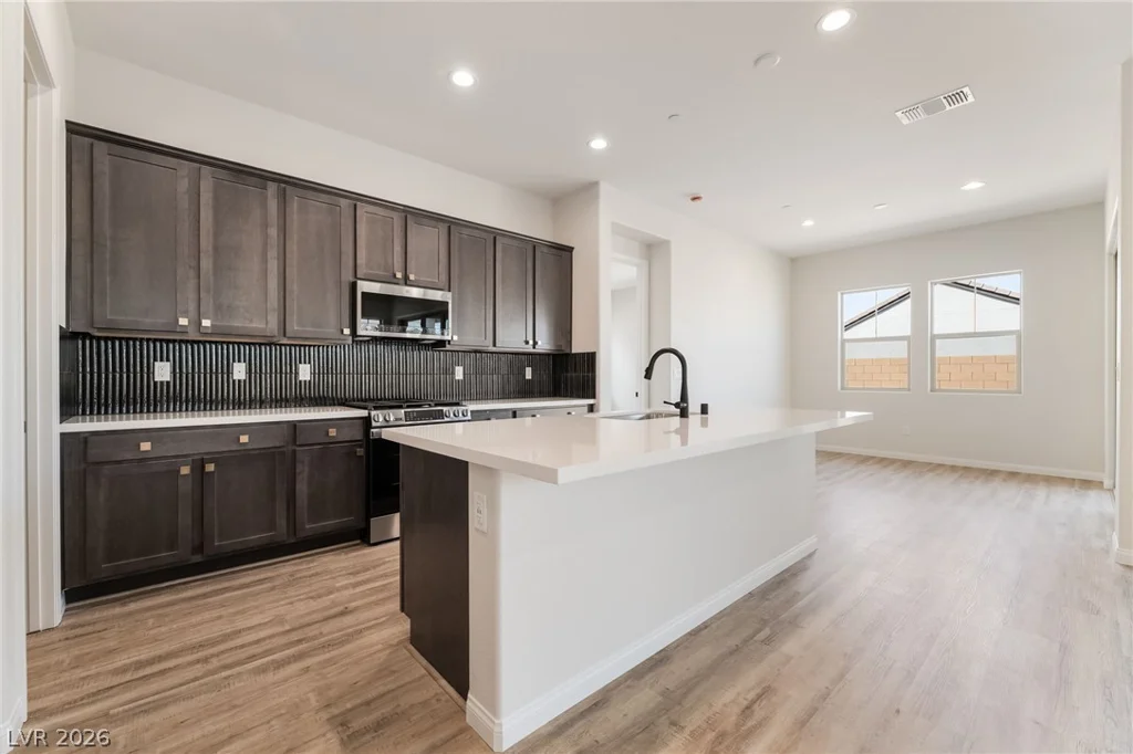 658 Ambridge, Henderson, NV 89011