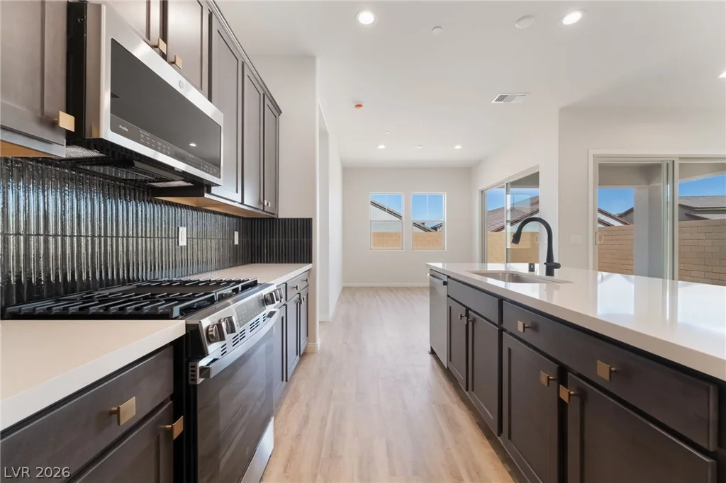 658 Ambridge, Henderson, NV 89011