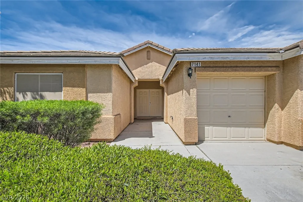 7141 Longhorn Cattle, North Las Vegas, NV 89084