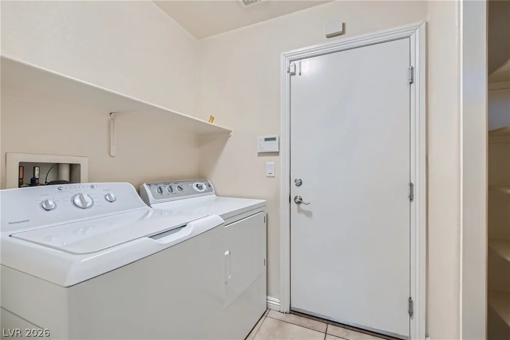 7141 Longhorn Cattle, North Las Vegas, NV 89084