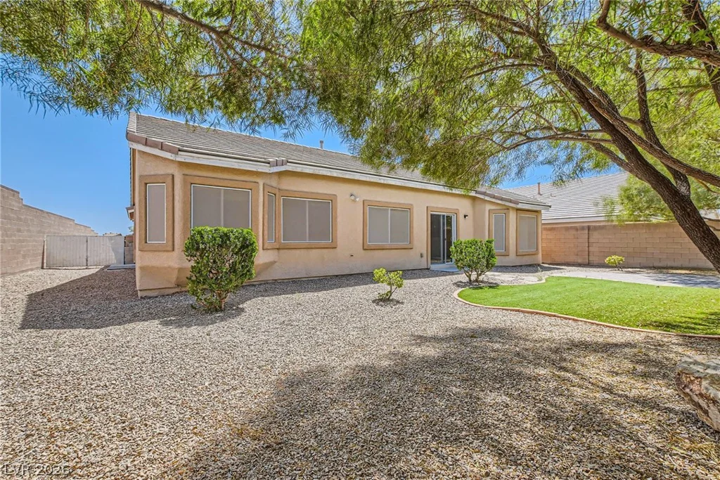 7141 Longhorn Cattle, North Las Vegas, NV 89084