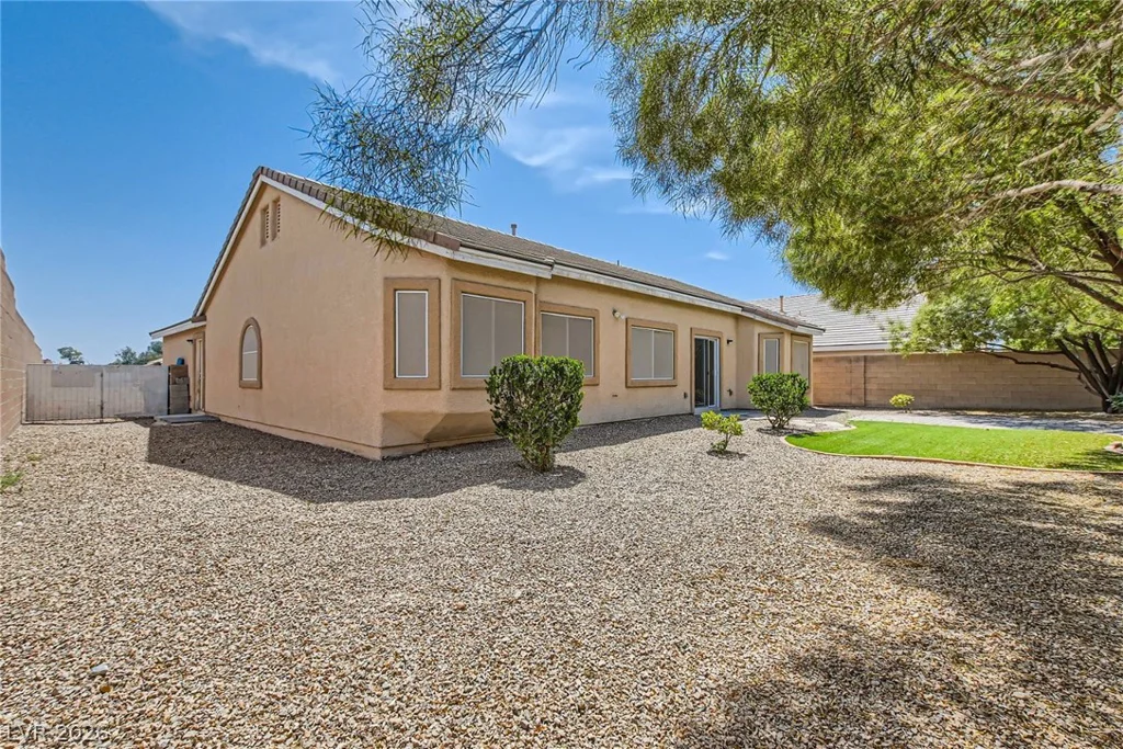 7141 Longhorn Cattle, North Las Vegas, NV 89084