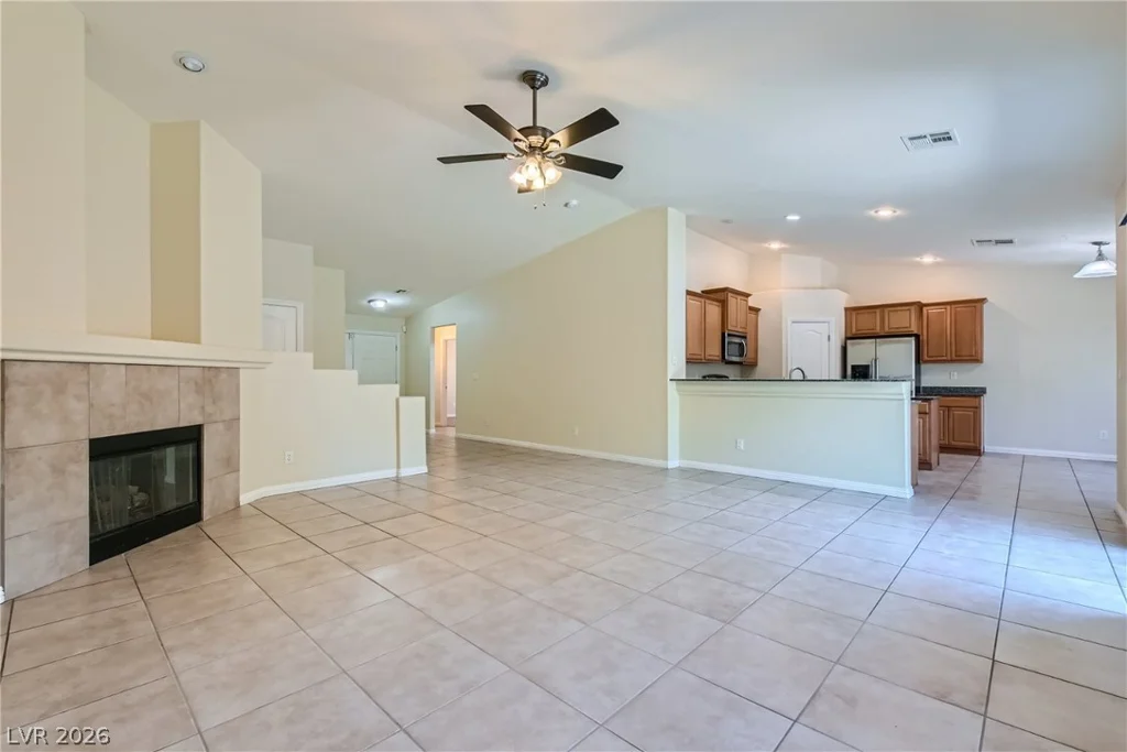 7141 Longhorn Cattle, North Las Vegas, NV 89084