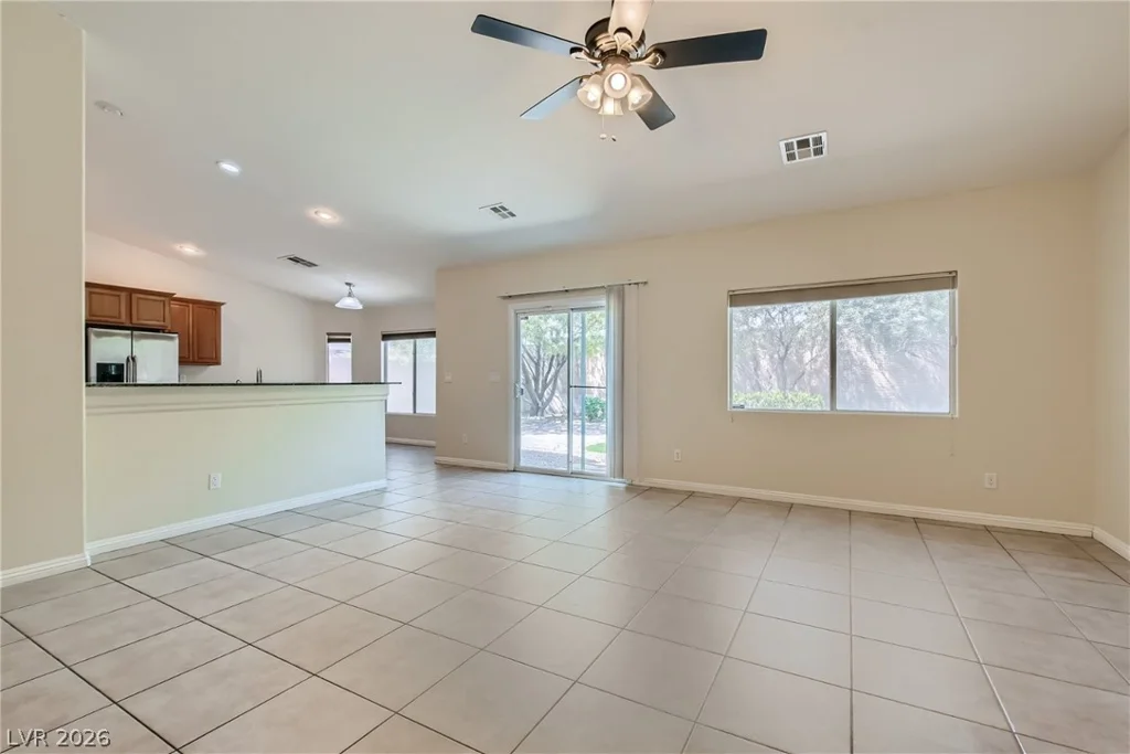 7141 Longhorn Cattle, North Las Vegas, NV 89084