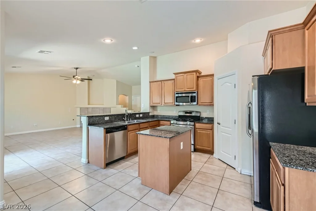 7141 Longhorn Cattle, North Las Vegas, NV 89084