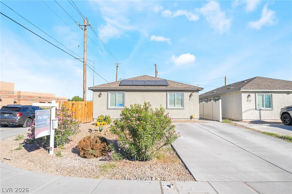 878 Lake Mead, Las Vegas, NV 89106