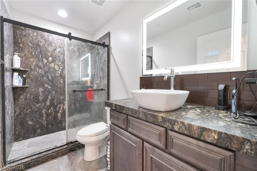 878 Lake Mead, Las Vegas, NV 89106