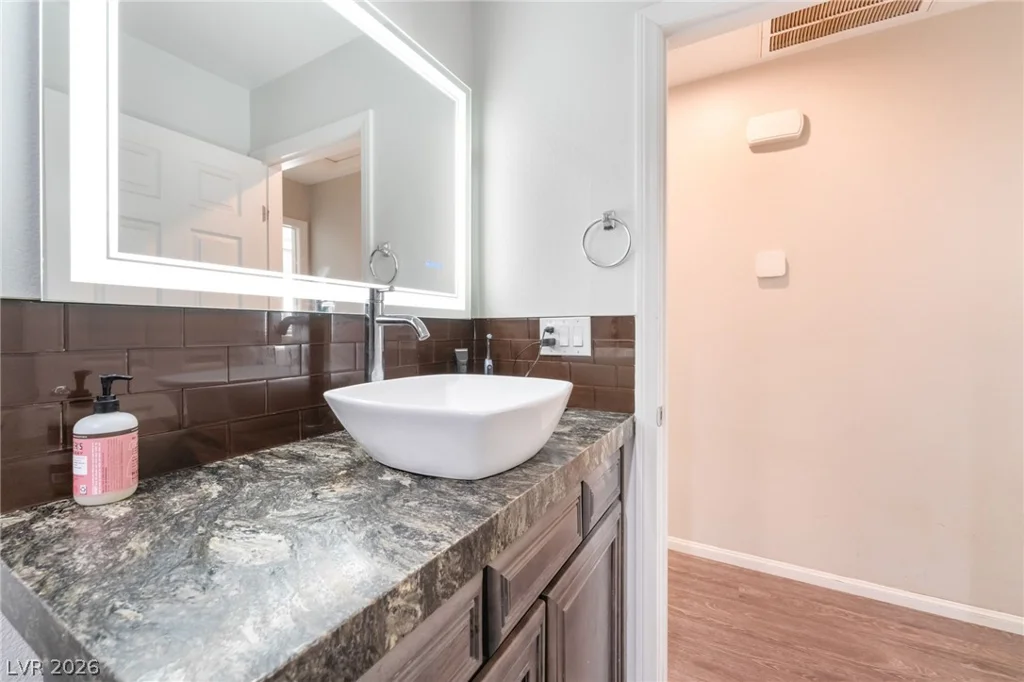 878 Lake Mead, Las Vegas, NV 89106
