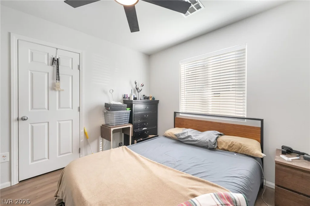 878 Lake Mead, Las Vegas, NV 89106