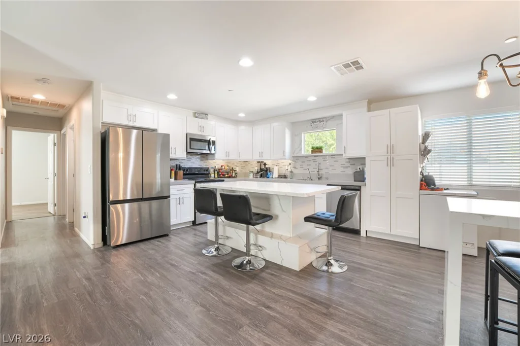 878 Lake Mead, Las Vegas, NV 89106