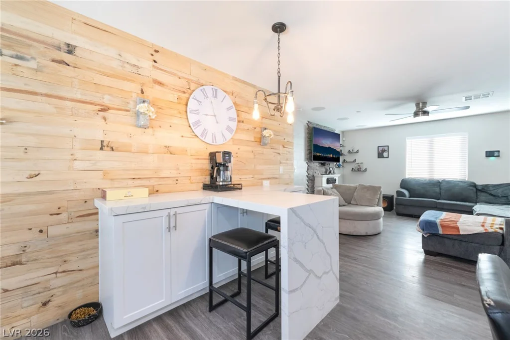 878 Lake Mead, Las Vegas, NV 89106