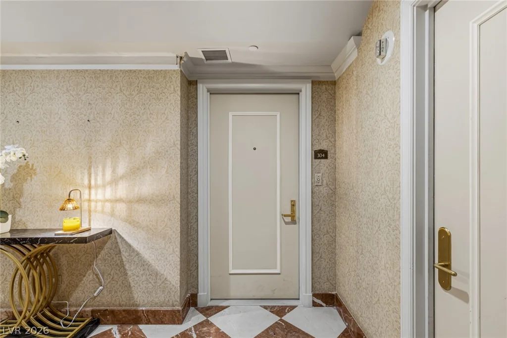 2877 Paradise, Las Vegas, NV 89109