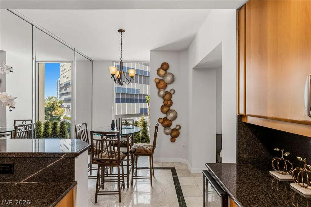 2877 Paradise, Las Vegas, NV 89109