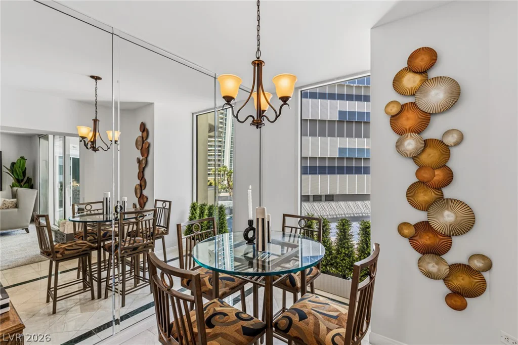 2877 Paradise, Las Vegas, NV 89109