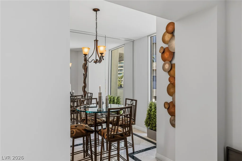 2877 Paradise, Las Vegas, NV 89109